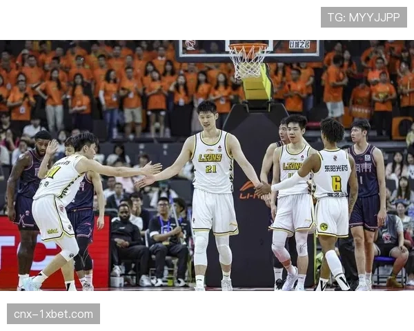 胡金秋左肩拉伤预计休战半月 广厦卫冕路遭遇核心减员危机 胡金秋左肩拉伤预计休战半月 广厦卫冕路遭遇核心减员危机